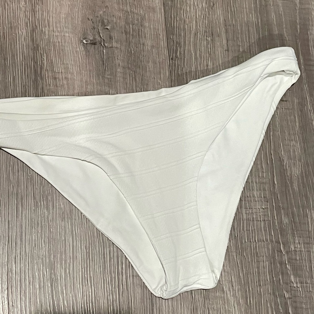 L Space White Bikini - Picture 4 of 5